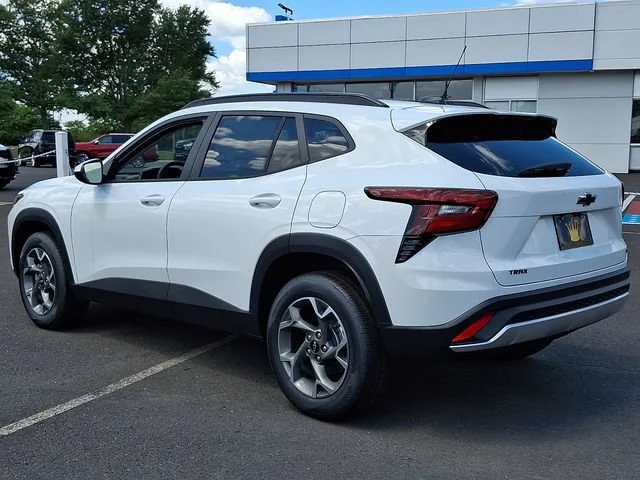 New 2026 Summit White Chevrolet LT image 4