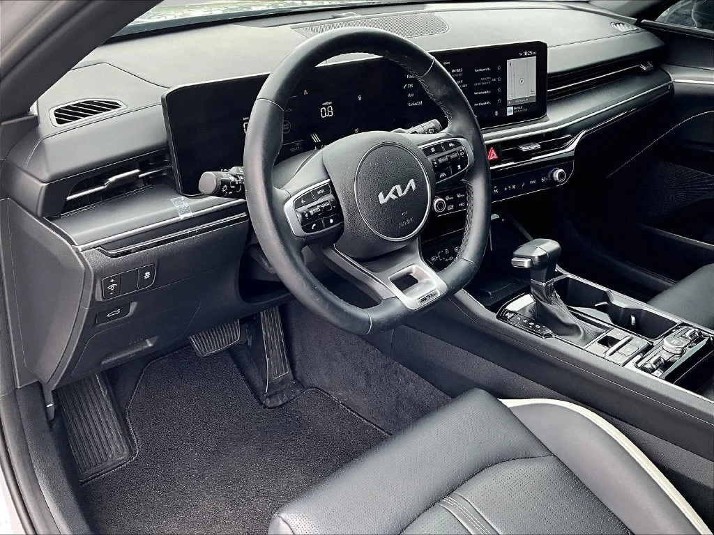 Used 2025 Gray Kia GT-Line image 15