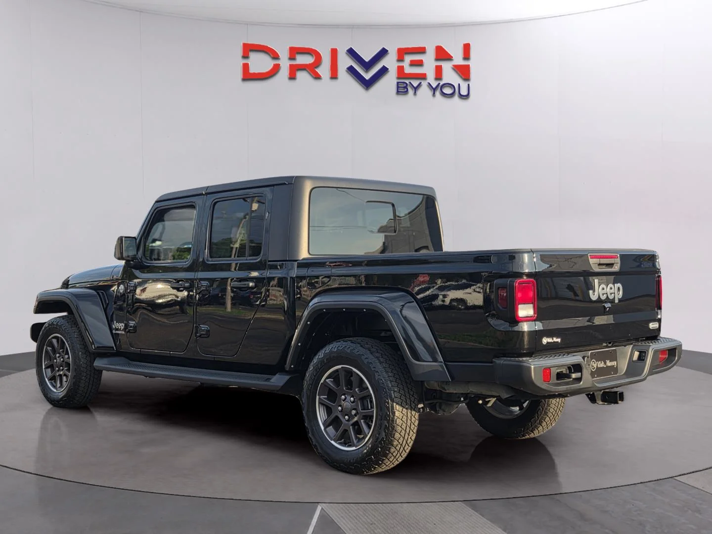 Used 2022 Black Clearcoat Jeep Overland image 3