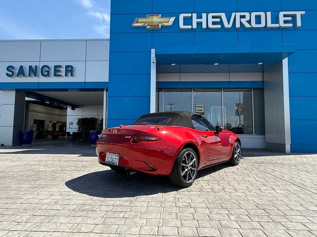 Used 2016 Red Mazda Grand Touring image 8