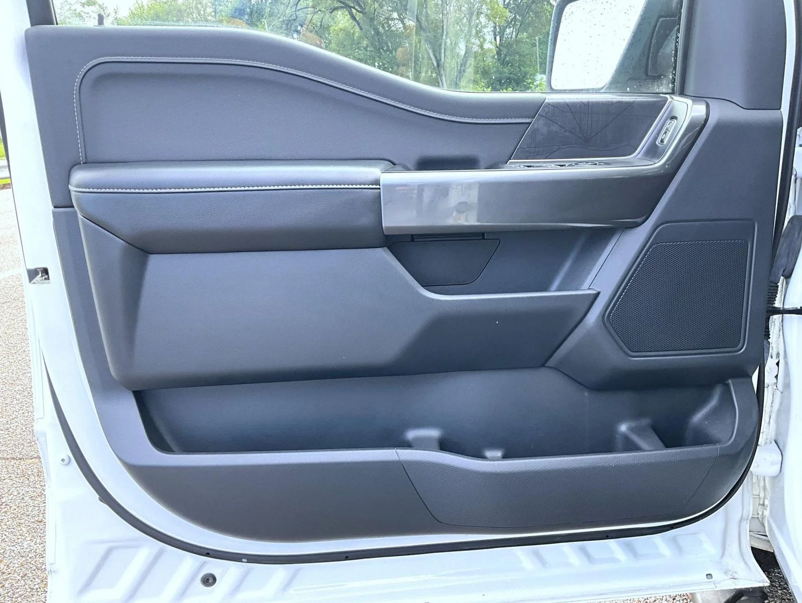 Used 2021 White Ford XLT image 11