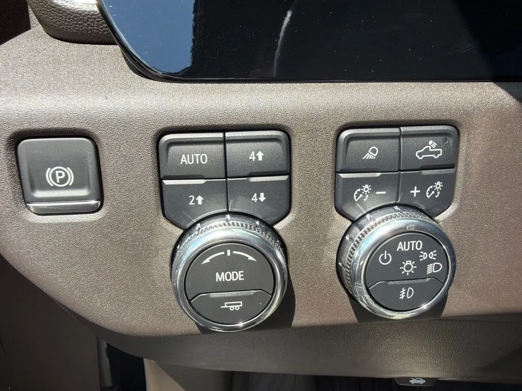New 2026 Onyx Black GMC SLT image 13