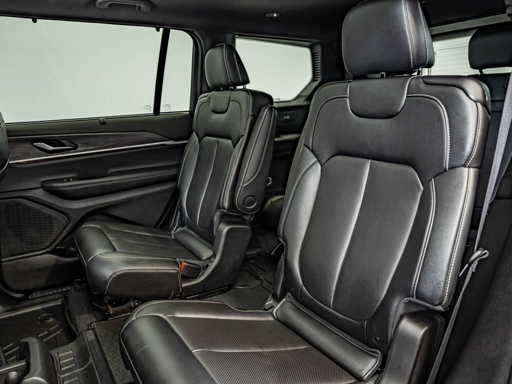 Used 2024 Bright White Clearcoat Jeep Limited image 38