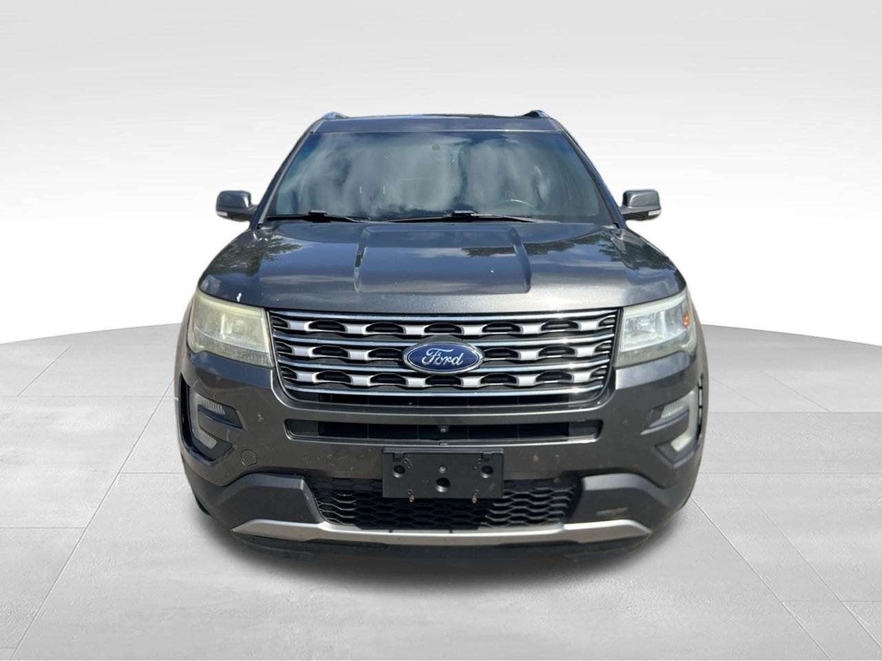 Used 2017 Gray Ford Limited image 2