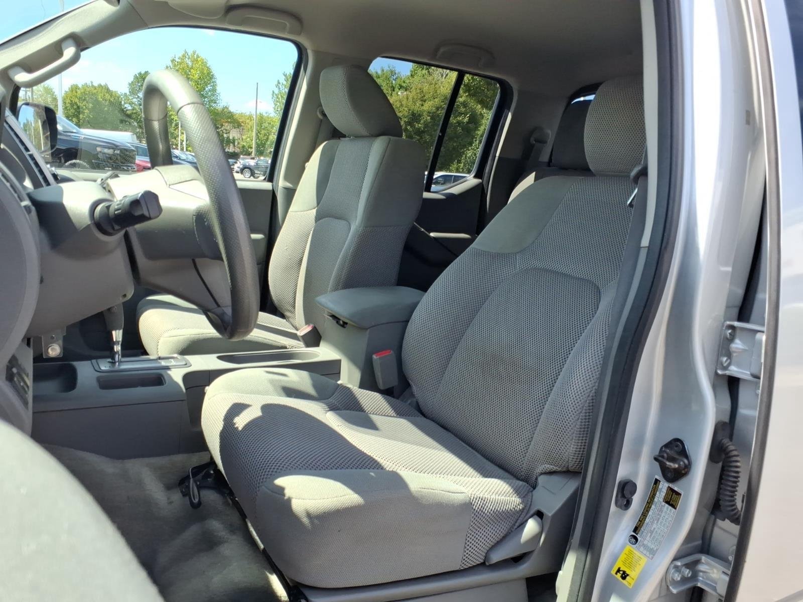Used 2015 Brilliant Silver Nissan SV image 17