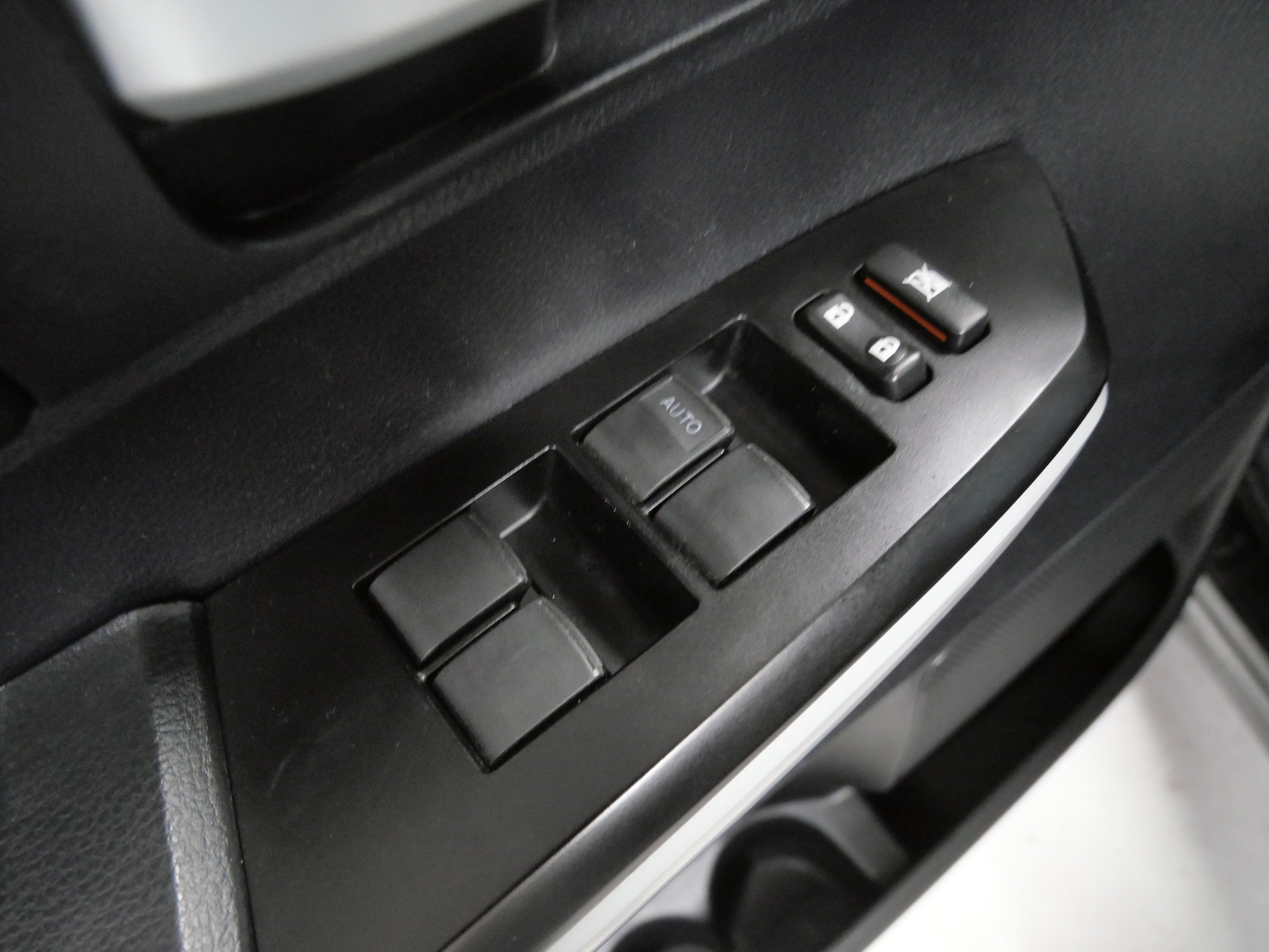 Certified Used 2020 Midnight Black Metallic Toyota SR5 image 19
