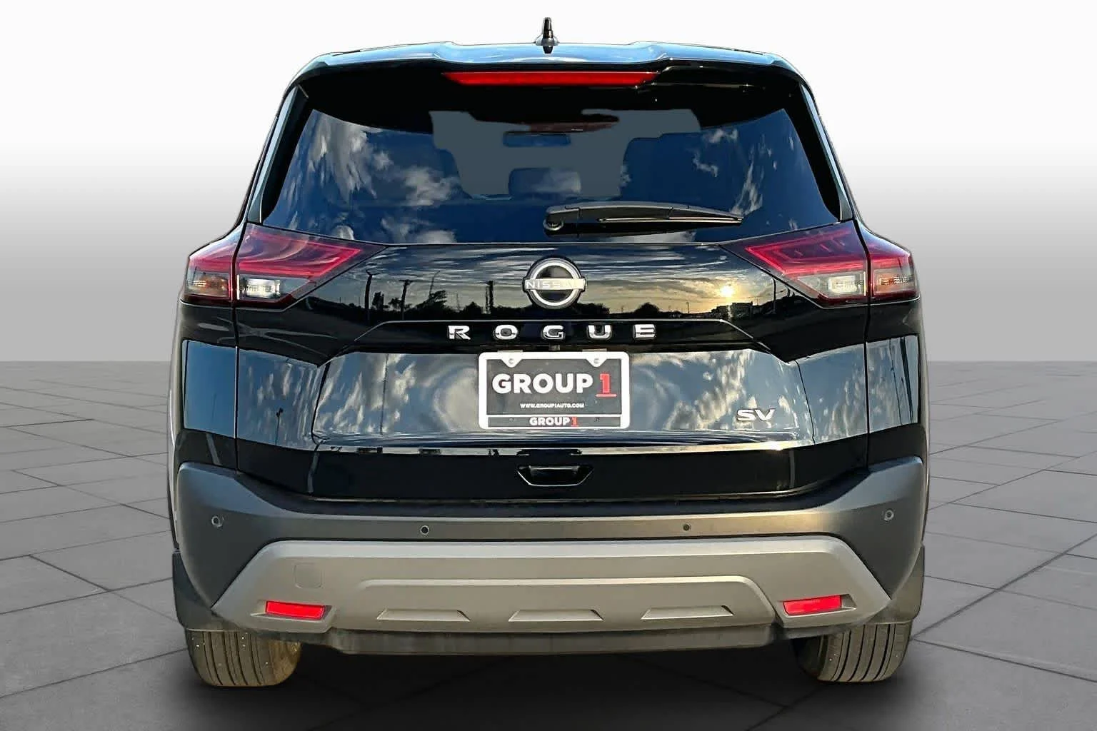 Used 2023 Super Black Nissan SV image 5