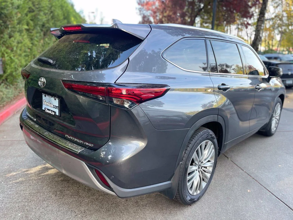 Used 2022 Magnetic Gray Metallic Toyota Platinum image 4