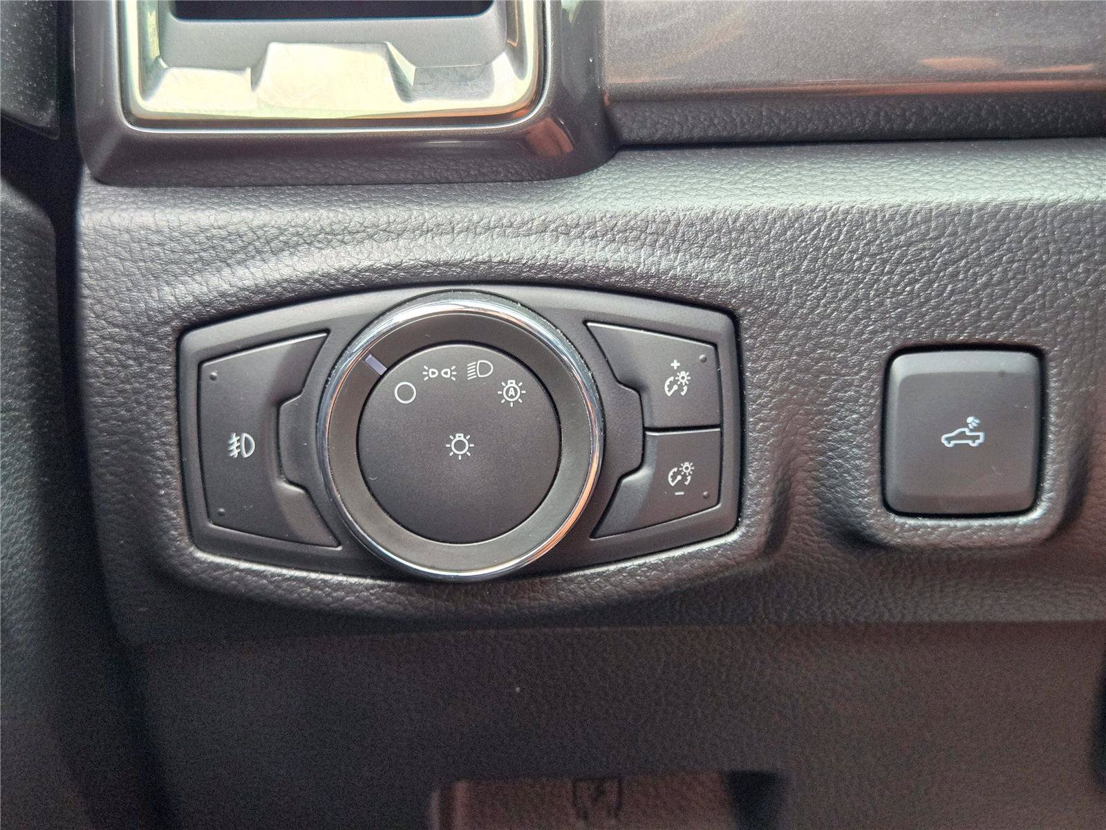 Used 2022 Gray Ford LARIAT image 26