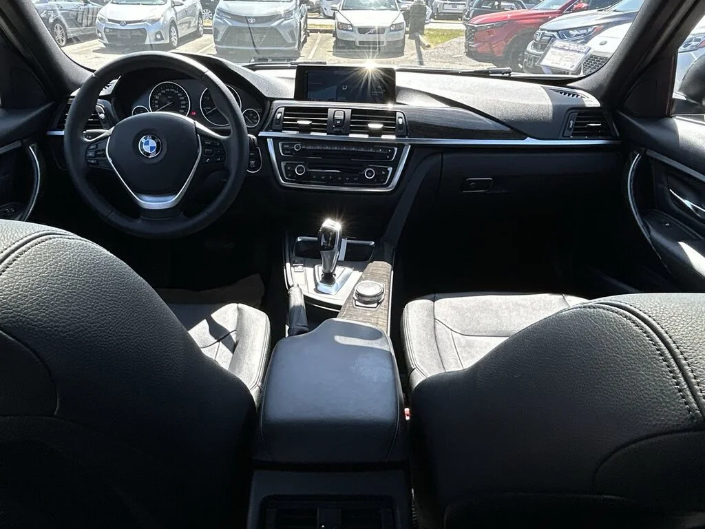 Used 2015 Mineral Grey Metallic BMW xDrive Sedan Dilawri Certified   Local BC   No Acc image 28