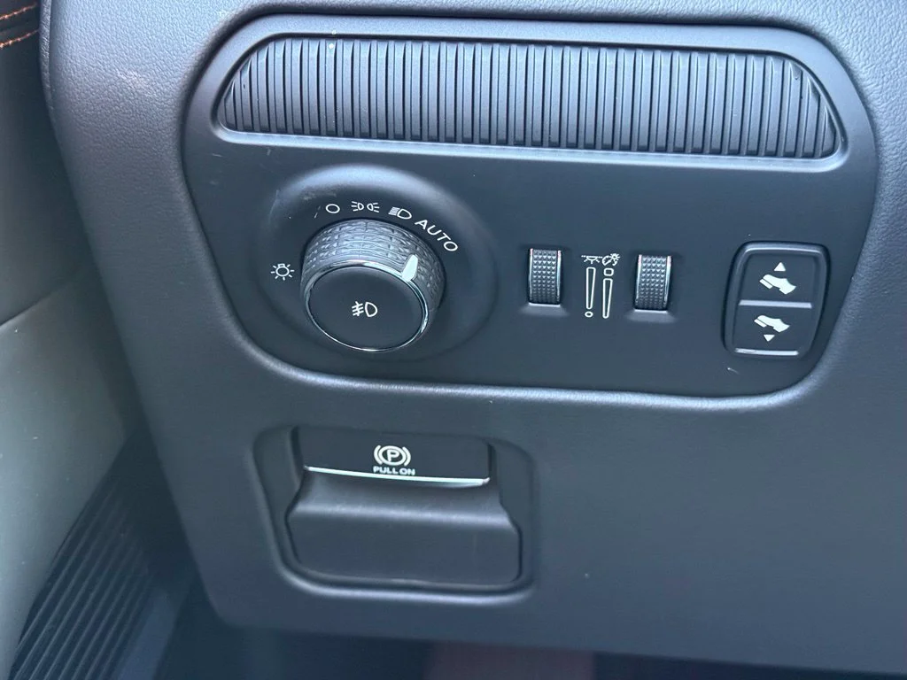 Used 2023 Black Jeep Series III image 21