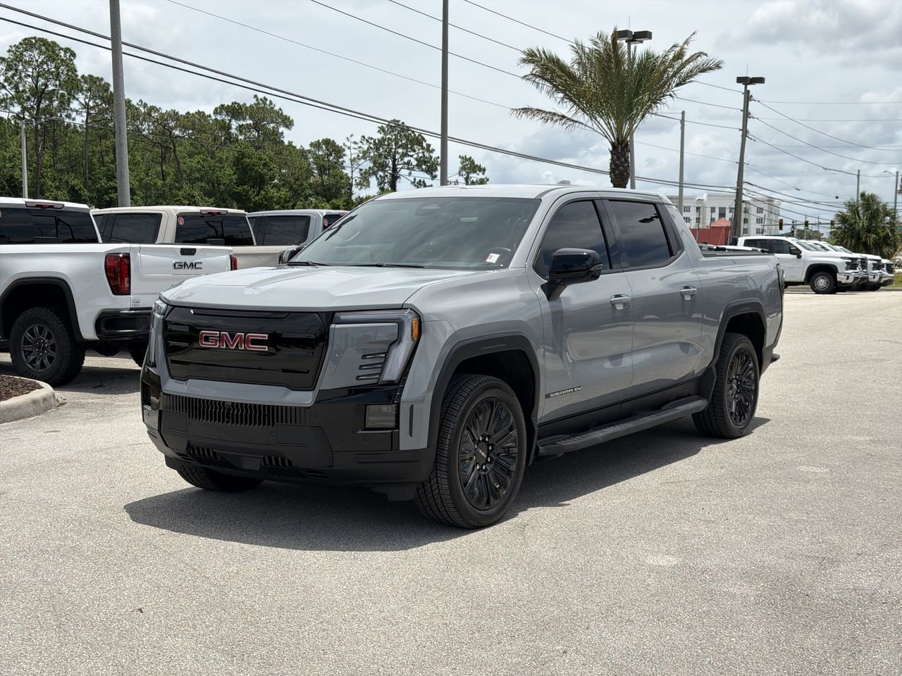 2026 GMC Sierra Elevation Extended Range Crew Cab e4WD's photo