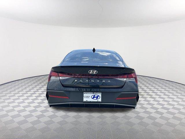 New 2026 Abyss Black Hyundai SEL Sport image 6