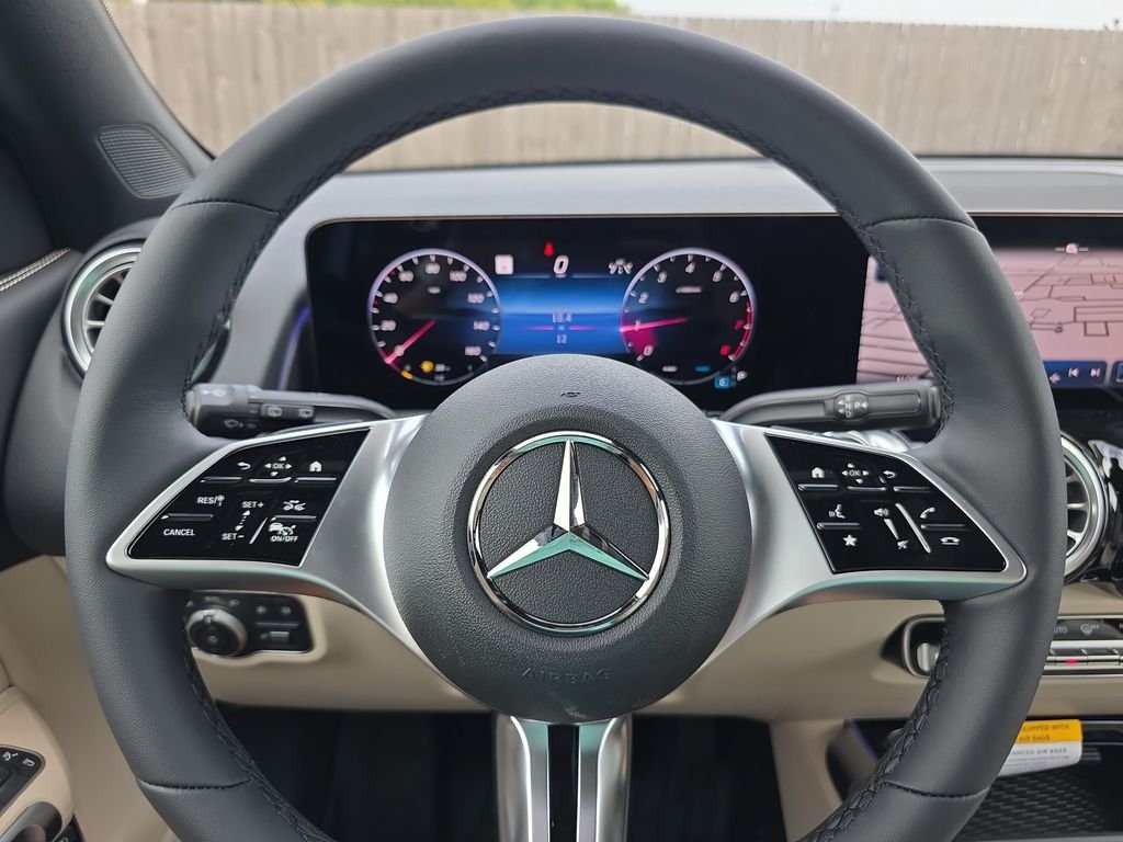 New 2026 White Mercedes-Benz GLB 250 image 21