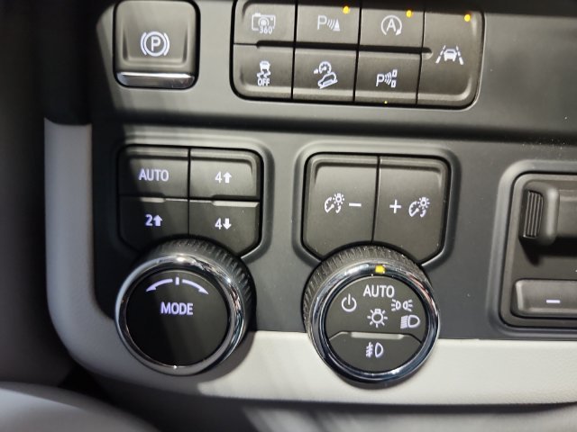 2026 Chevrolet Suburban Premier - Photo 22