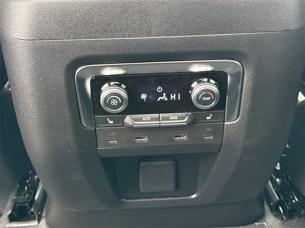 2026 GMC YUKON XL - Image 30