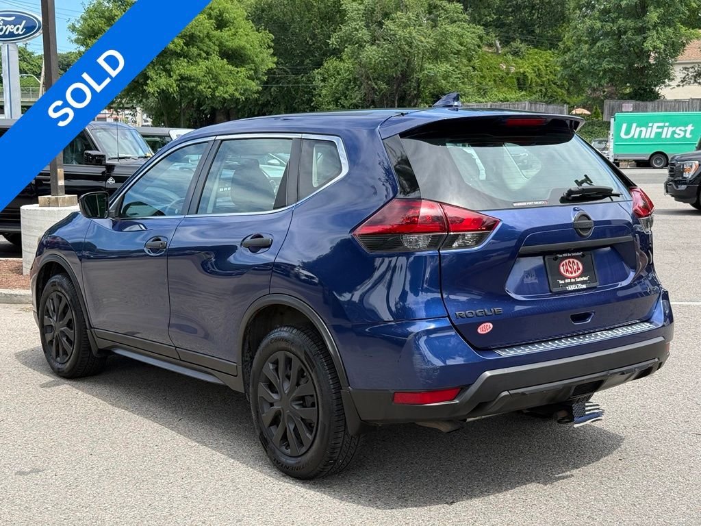 Used 2018 Caspian Blue Nissan S image 8