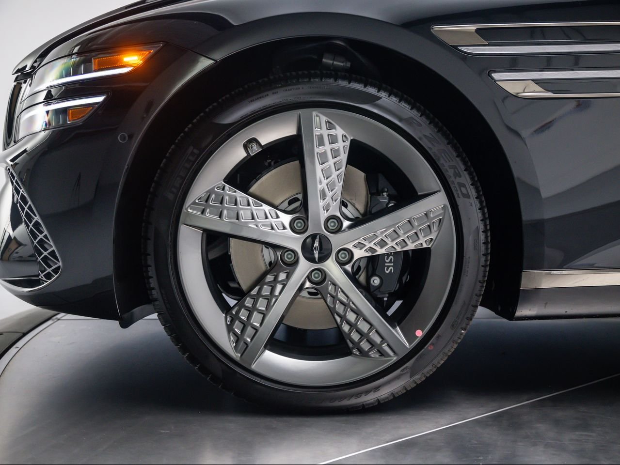 New 2026 Vik Black Genesis 2.5T SPORT PRESTIGE image 13