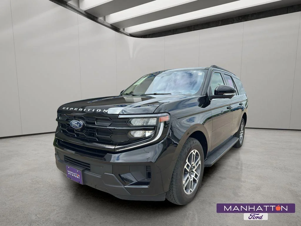 Used 2025 Agate Black Metallic Ford Active image 1