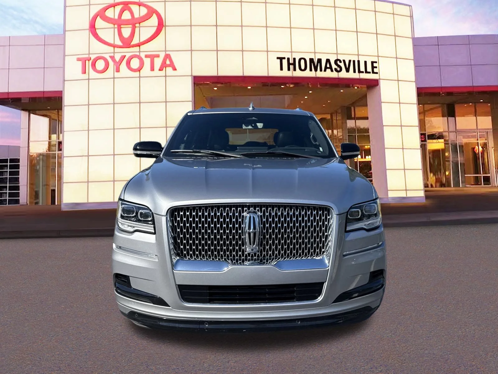 Used 2023 Radiance Metallic Lincoln Reserve image 2