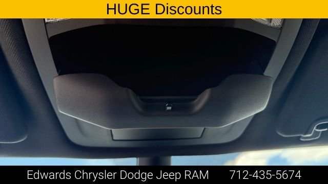 2026 Chrysler Pacifica Select - Photo 27