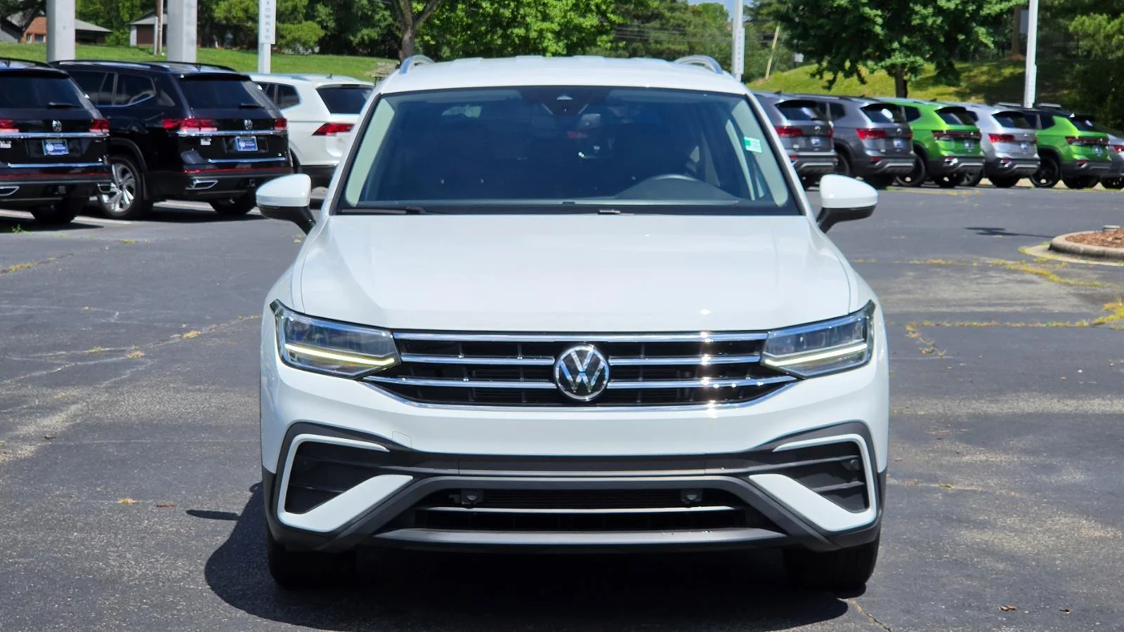 Certified Used 2024 Pure White Volkswagen SE image 9