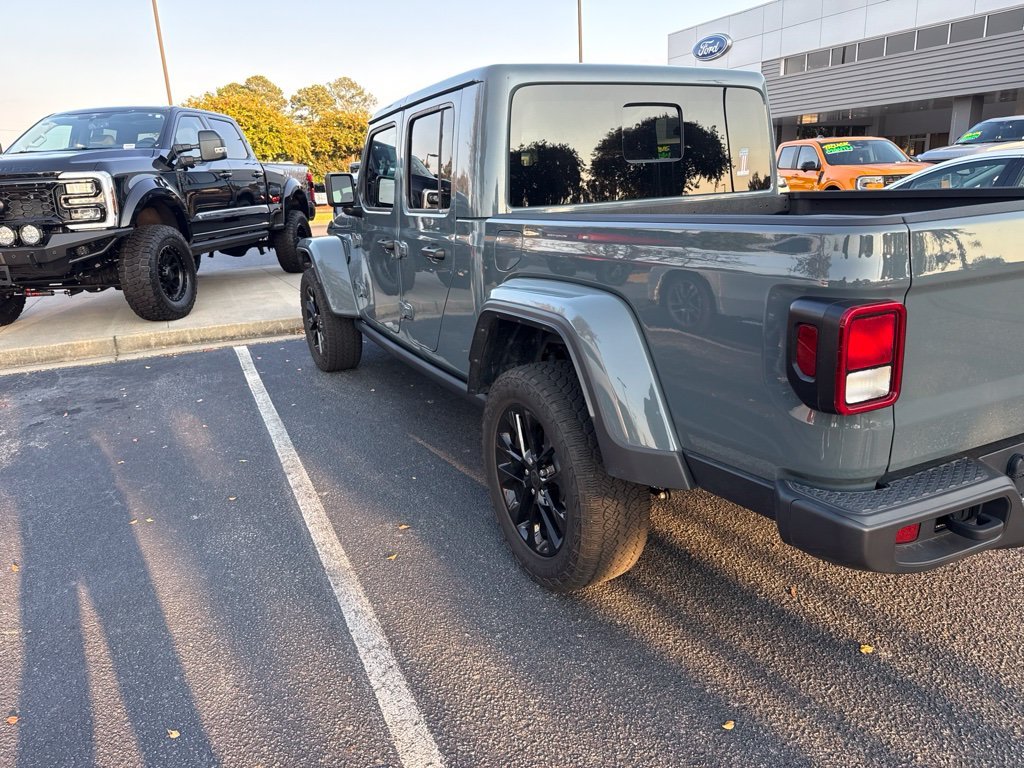 Used 2025 Gray Jeep Nighthawk image 19
