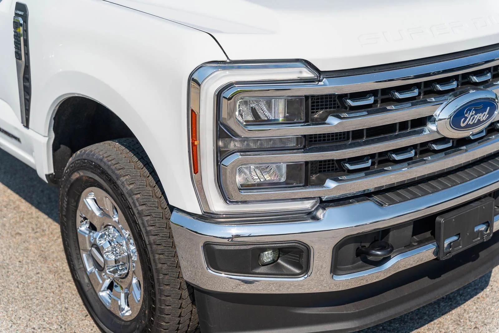 Used 2024 White Ford Lariat image 9