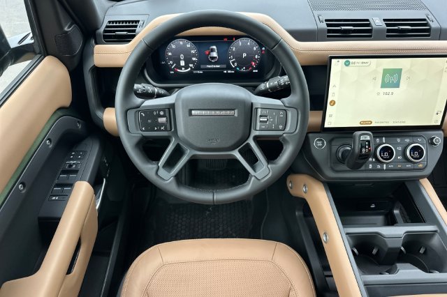New 2026 Woolstone Green Land Rover X-Dynamic SE image 13
