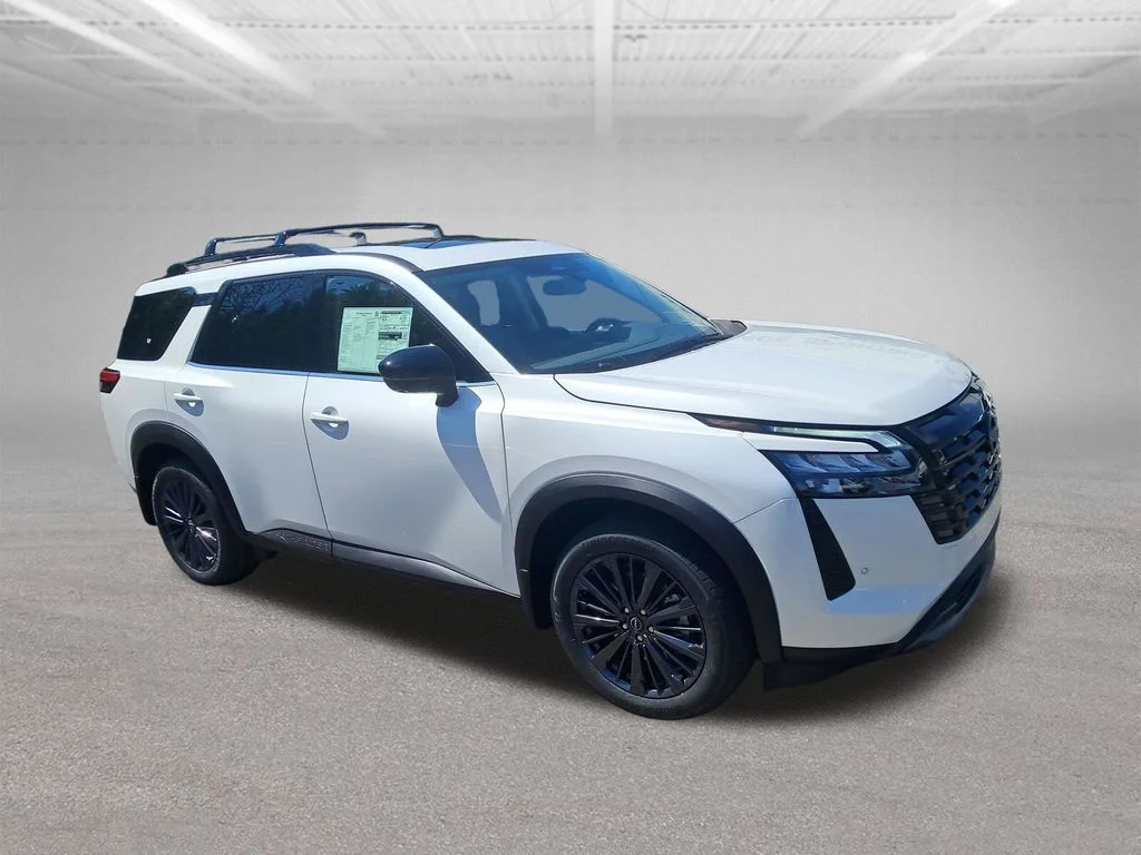 New 2026 White Nissan SL image 8