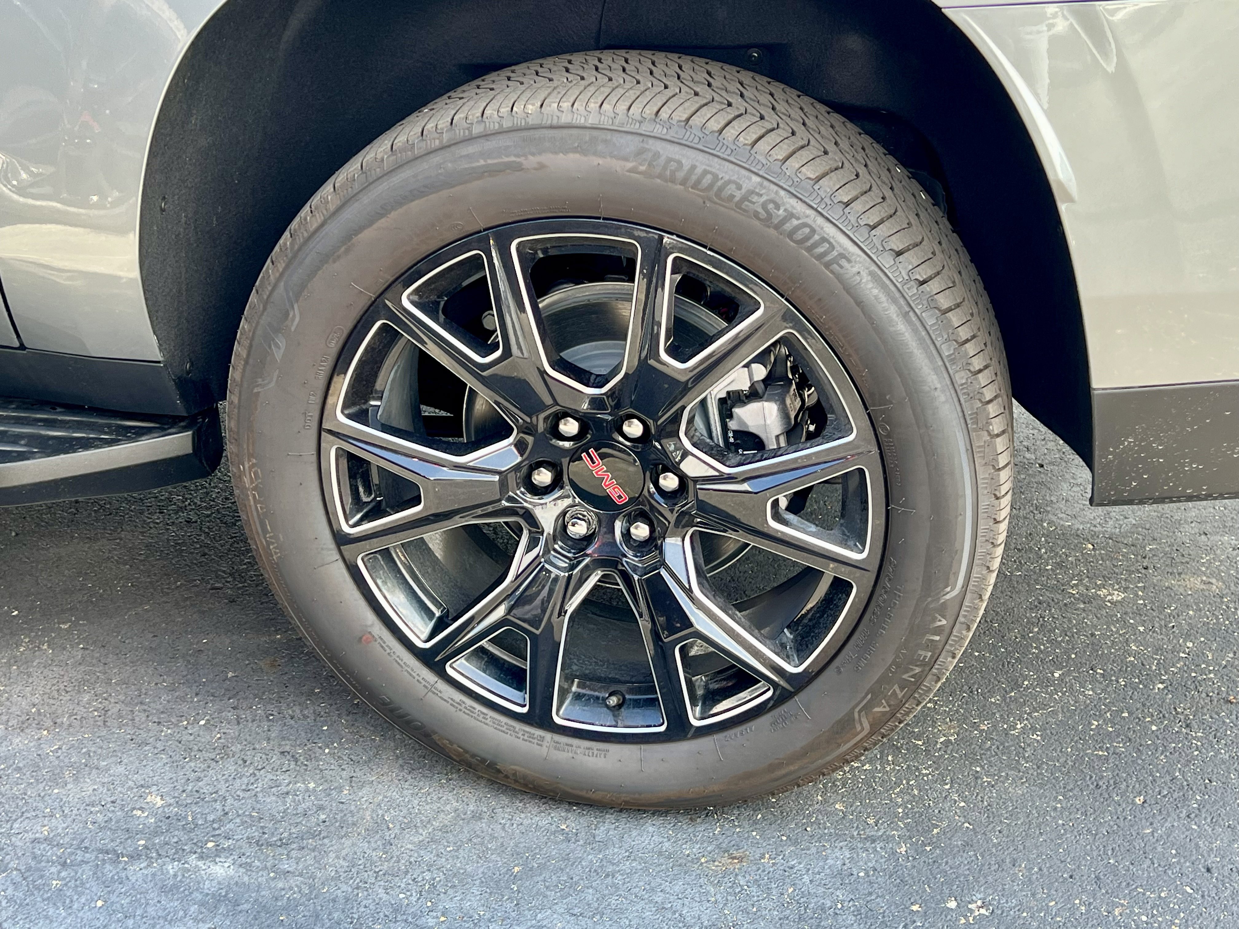 2025 GMC Yukon XL Denali - Photo 33