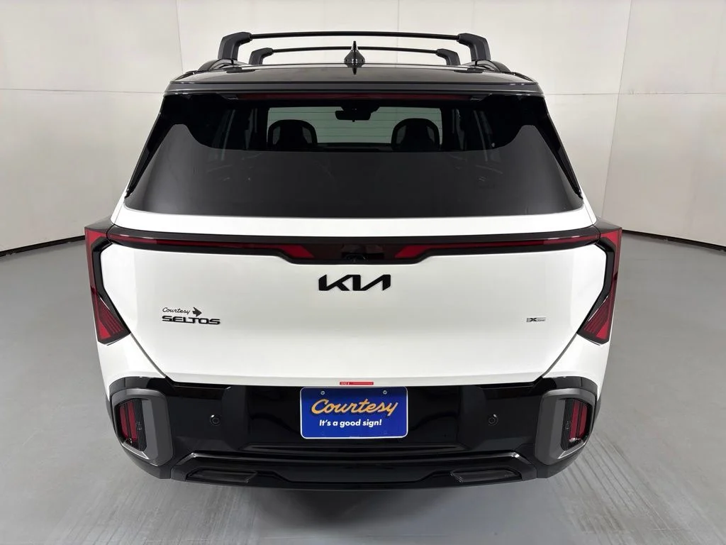 New 2027 Snow White Pearl / Black Roof Kia X-Line image 7