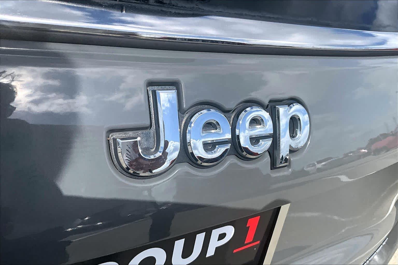 Used 2020 Sting-Gray Clearcoat Jeep Limited image 30