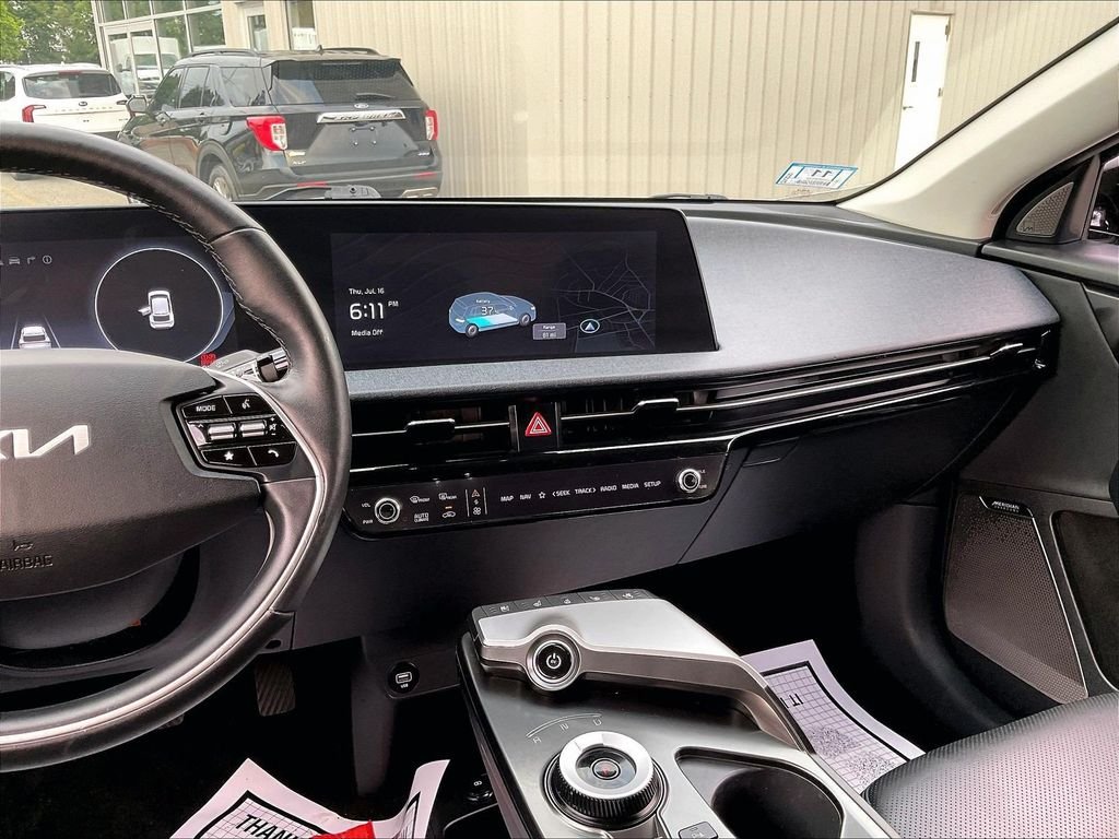 Used 2024 Blue Kia Wind image 18