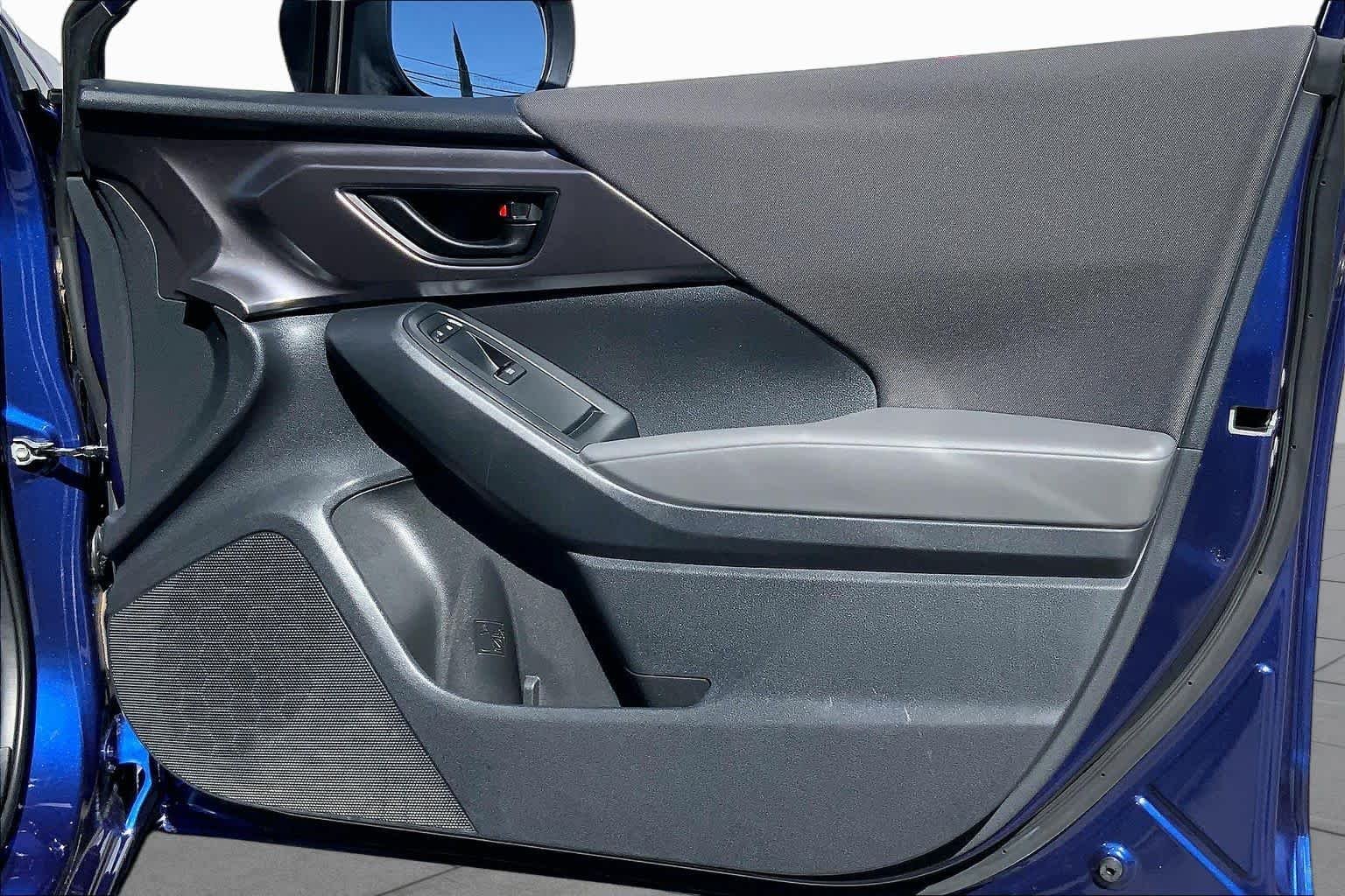Used 2025 Sapphire Blue Pearl Subaru  image 20