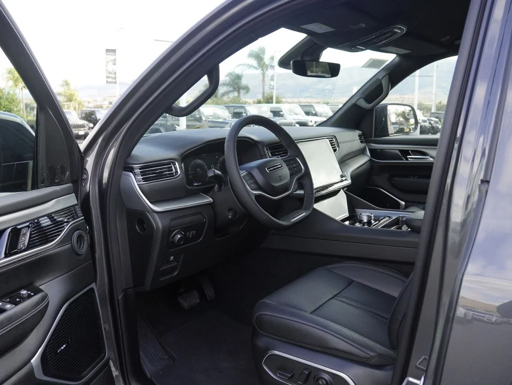 New 2026 Baltic Gray Metallic Clearcoat Jeep Limited Altitude image 26