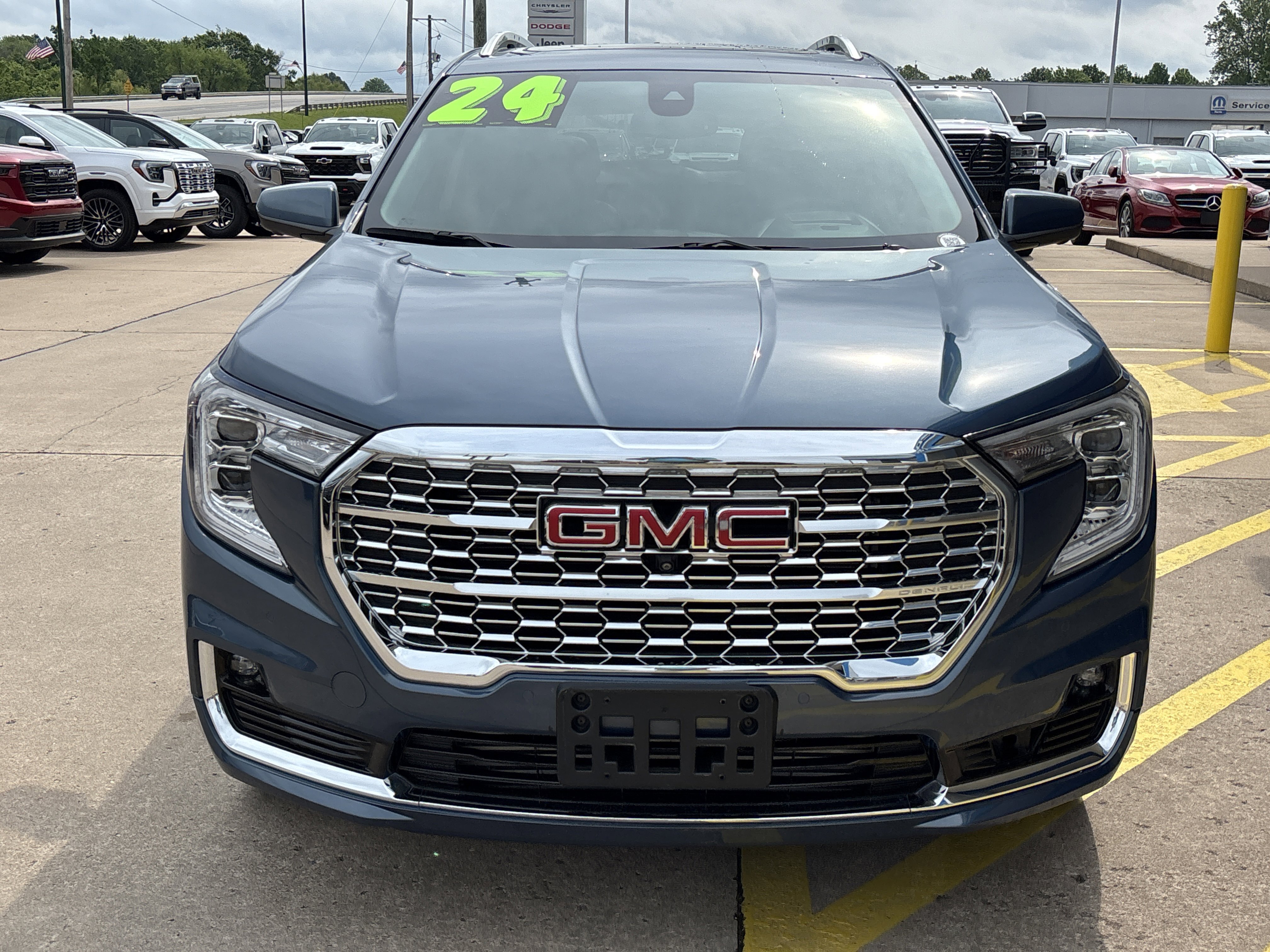 Used 2024 Downpour Metallic GMC Denali image 11