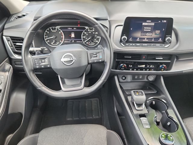 Used 2025 Deep Ocean Blue Nissan SV image 11