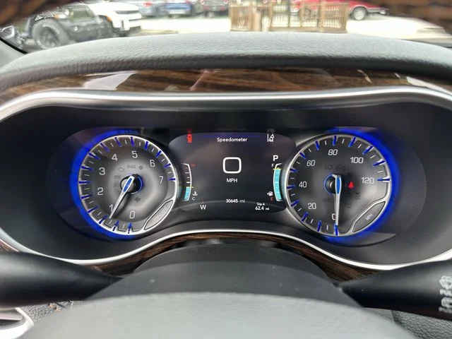 Used 2022 Red Chrysler Pinnacle image 36