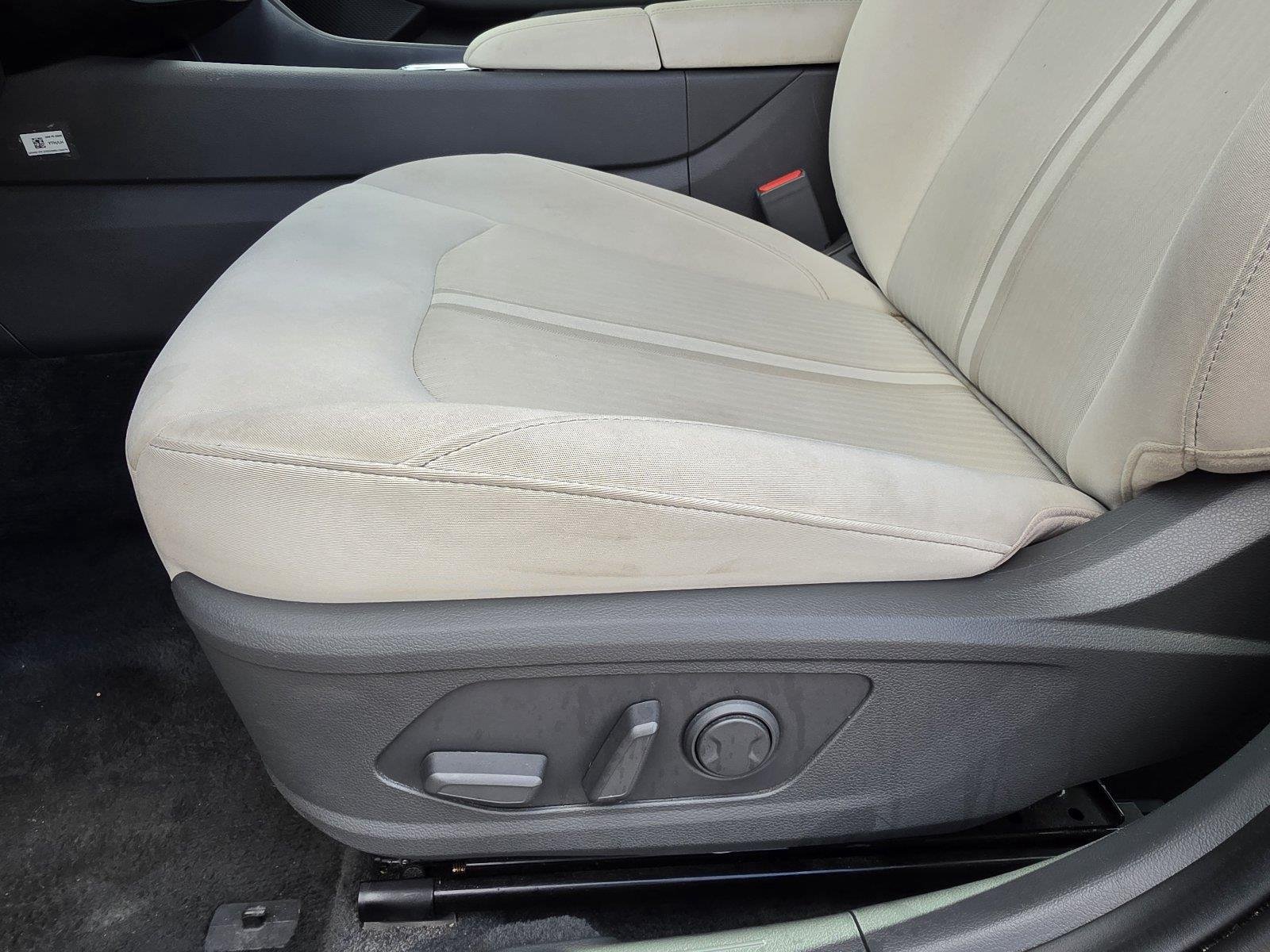 Used 2025 Abyss Black Hyundai SEL image 13
