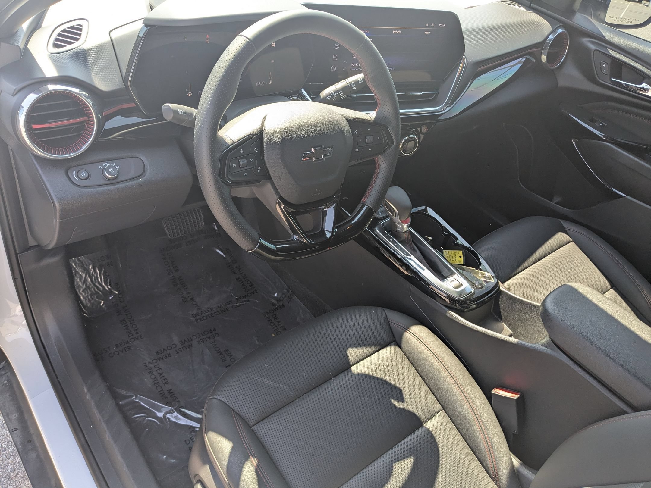 Used 2025 Summit White Chevrolet 2RS image 14