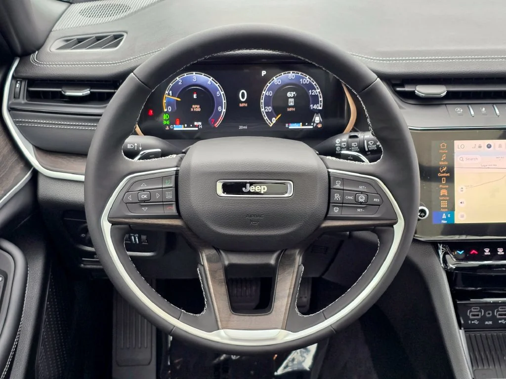 New 2027 Gray Jeep Limited image 7