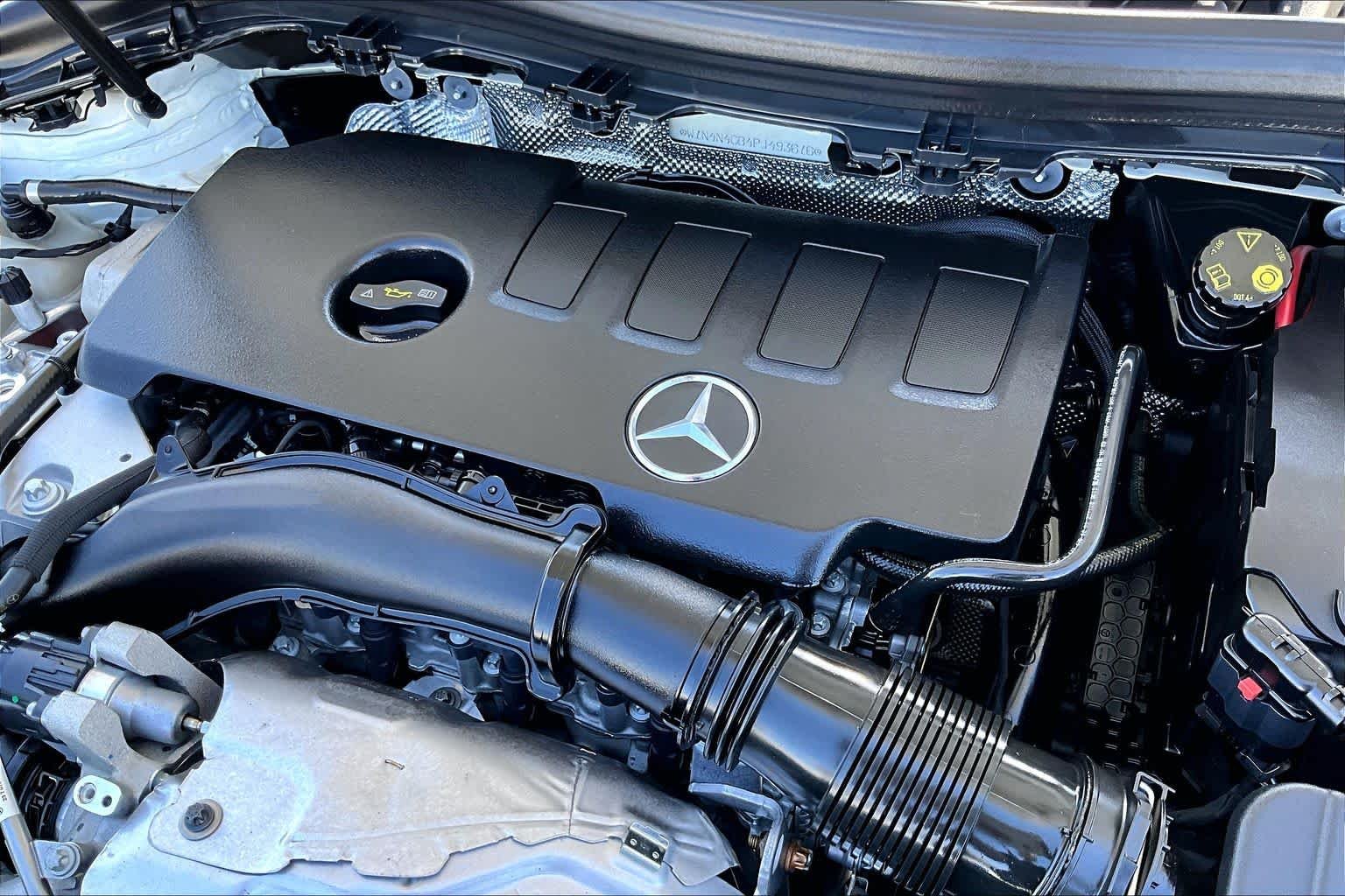 Used 2023 Polar White Mercedes-Benz GLA 250 image 31