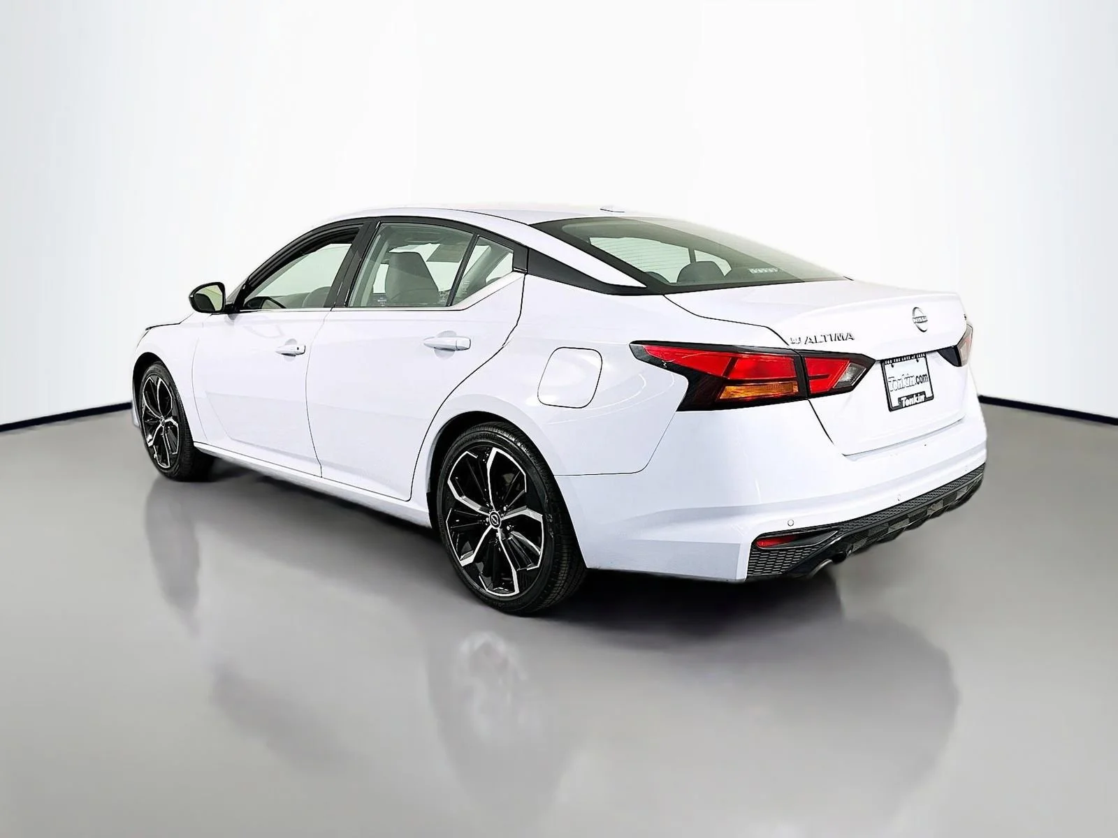 Used 2024 Gray Nissan 2.5 SR image 6