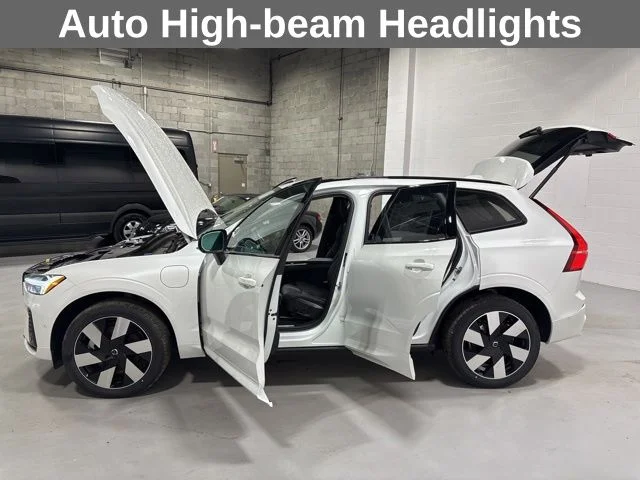 Used 2025 White Volvo T8 Plus image 27