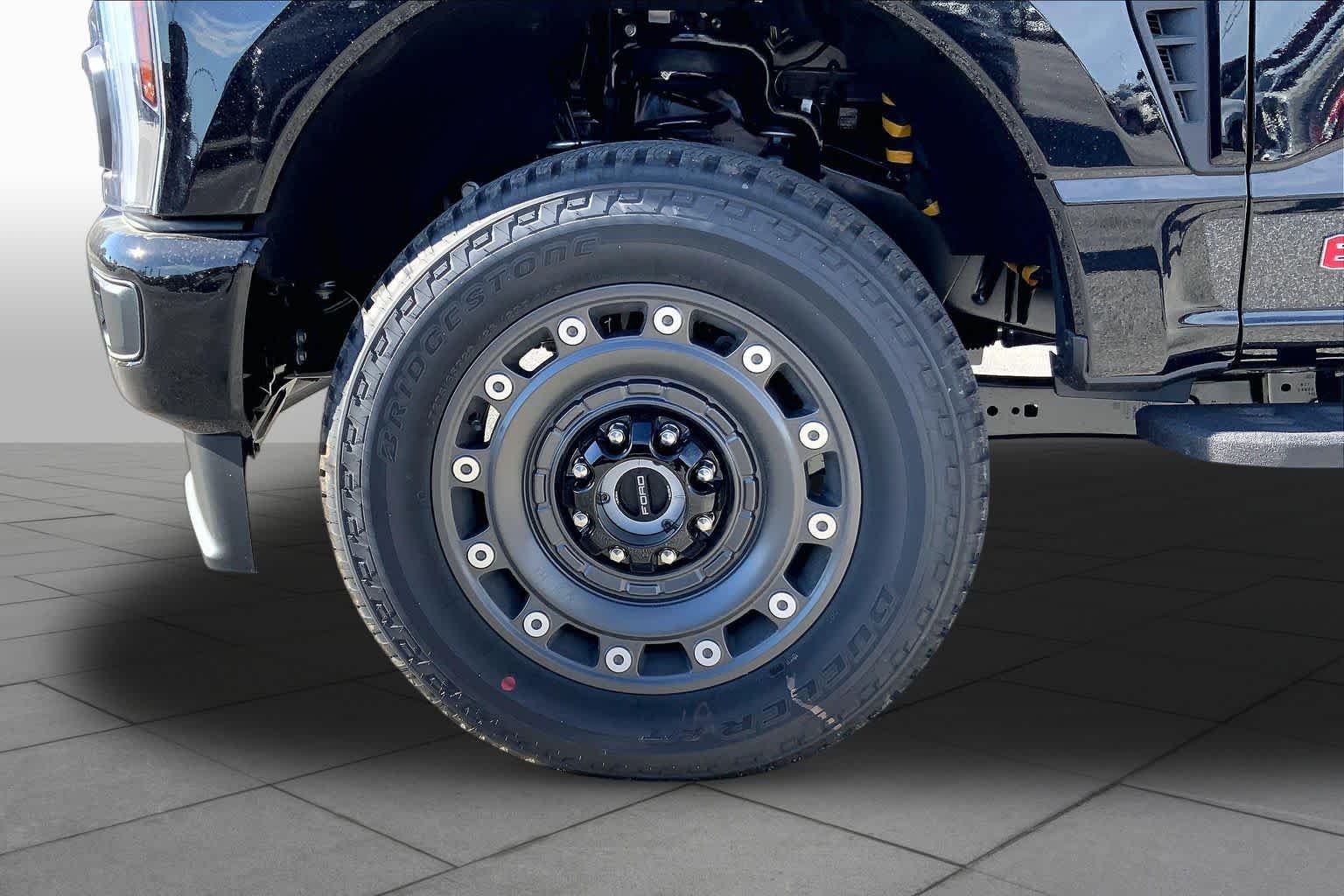 New 2027 Agate Black Metallic Ford F-350® XLT image 8