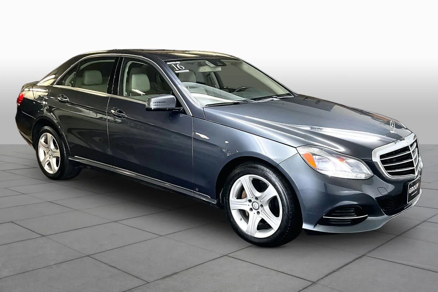 Used 2016 Steel Grey Metallic Mercedes-Benz E 350 Luxury image 3