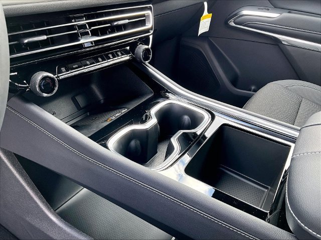 New 2027 Polar White Tricoat Chevrolet LT image 13