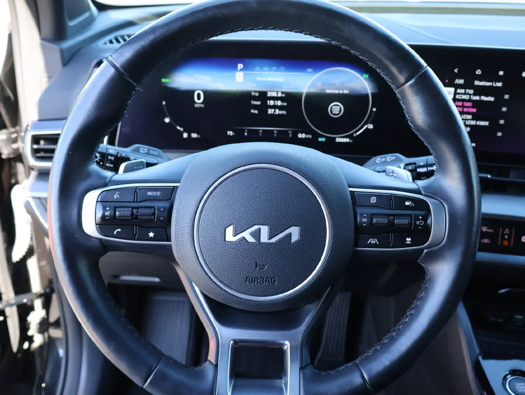 Used 2025 Black Kia SX-Prestige image 55