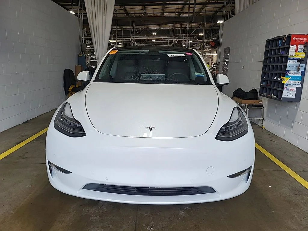 Used 2022 White Tesla Long Range image 2